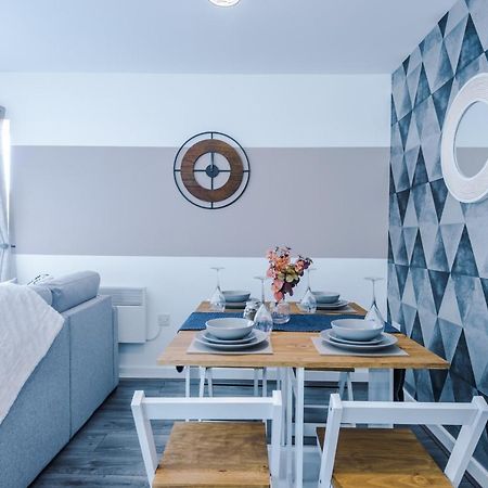 Stunning 2 Bed Apt By Greenstay Serviced Accommodation - Located In Formby Village - Perfect For Short & Long Stays - Couples, Friends & Families & Business Travellers All Welcome - Dog Friendly - 7 Eksteriør bilde