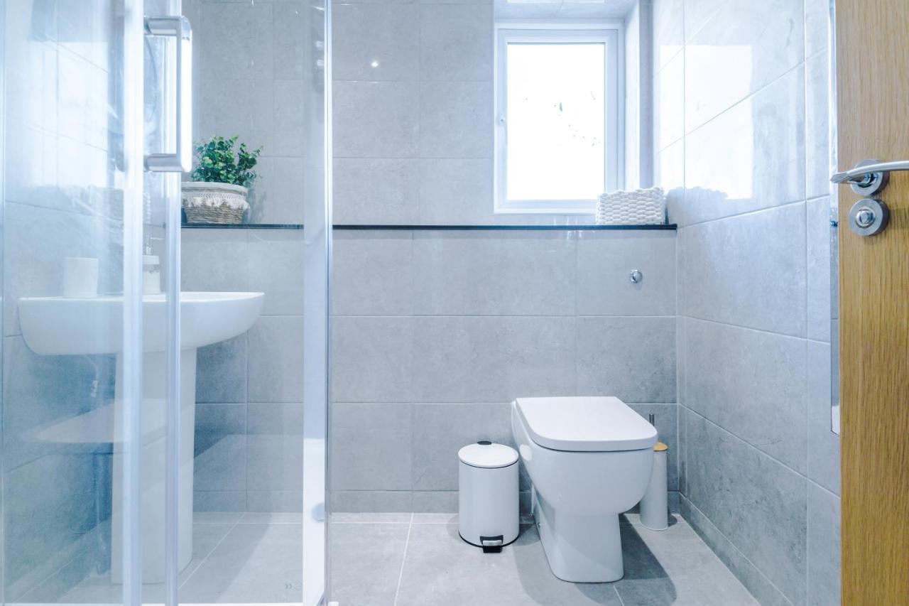 Stunning 2 Bed Apt By Greenstay Serviced Accommodation - Located In Formby Village - Perfect For Short & Long Stays - Couples, Friends & Families & Business Travellers All Welcome - Dog Friendly - 7 Eksteriør bilde