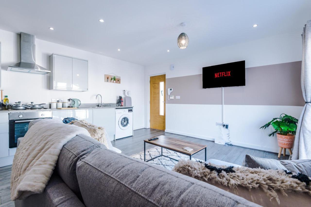 Stunning 2 Bed Apt By Greenstay Serviced Accommodation - Located In Formby Village - Perfect For Short & Long Stays - Couples, Friends & Families & Business Travellers All Welcome - Dog Friendly - 7 Eksteriør bilde